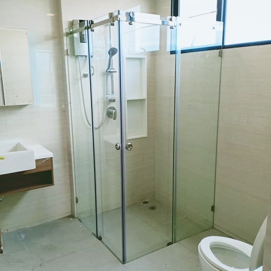 รับติดตั้งกระจกอลูมิเนียม กระจกศรีวิไล - รับเหมาติดตั้งกระจกชาวเวอร์ฉากกั้นห้องน้ำ
